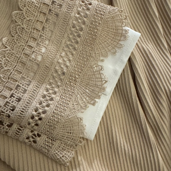 Beige Lace Trim Ribbed Top - Picture 4 of 5